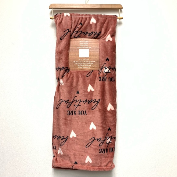Everly Lane Plush Throw Blanket 50x60 YOU ARE BEAUTIFUL Hearts Valentines‎ Gift - Picture 4 of 8